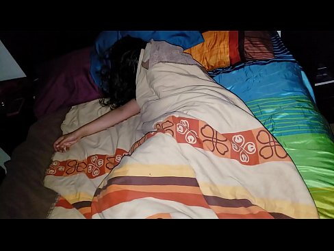 ❤️ Stiefzoon die zijn jonge stiefmoeder berispt terwijl ze slaapt. ❤️ Beautiful porno at us ﹏